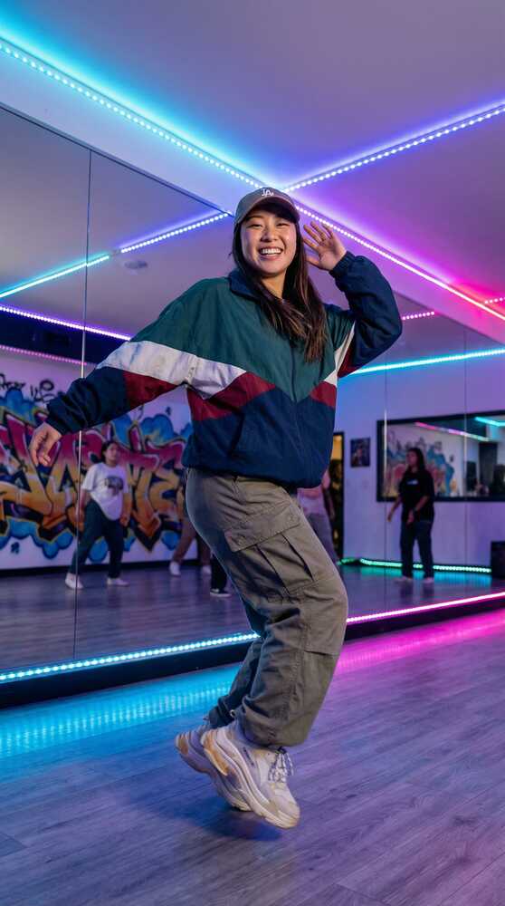 比翼鸟漫画大全全彩漫画大全下载-舞蹈视频